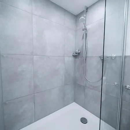 - With Kitchen - Balcony - Fair 아파트 노이스